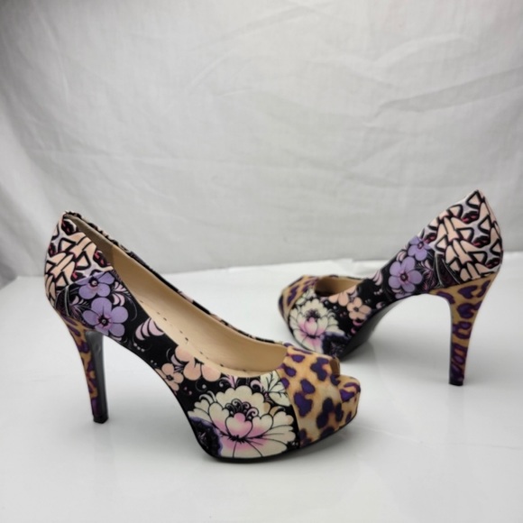 Nine West Floral Pumps 6 - Picture 2 of 4